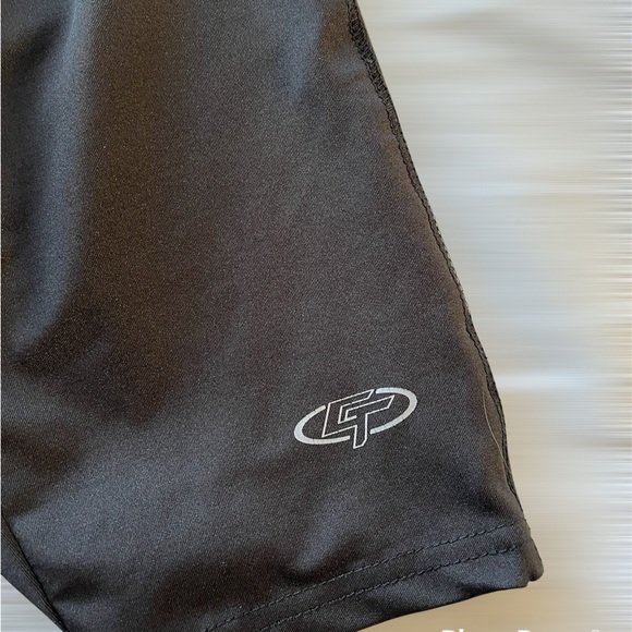 ๐3/30 - Game Time cropped leggings (L) - Picture 3 of 11